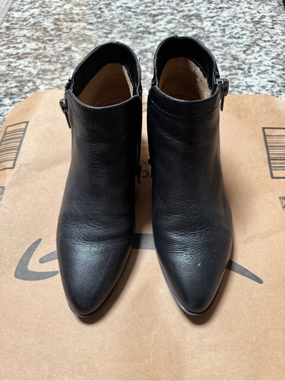 Women's Black Leather Pointed Ankle Boots